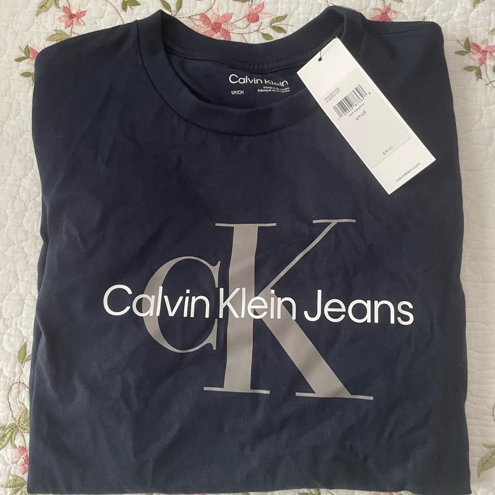 Calvin Klein Jeans T-Shirt • Small (new w/ tags)